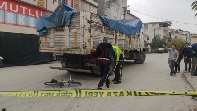 Kamyonun ezdiği bisikletli Suriyeli çocuk hayatını kaybetti.