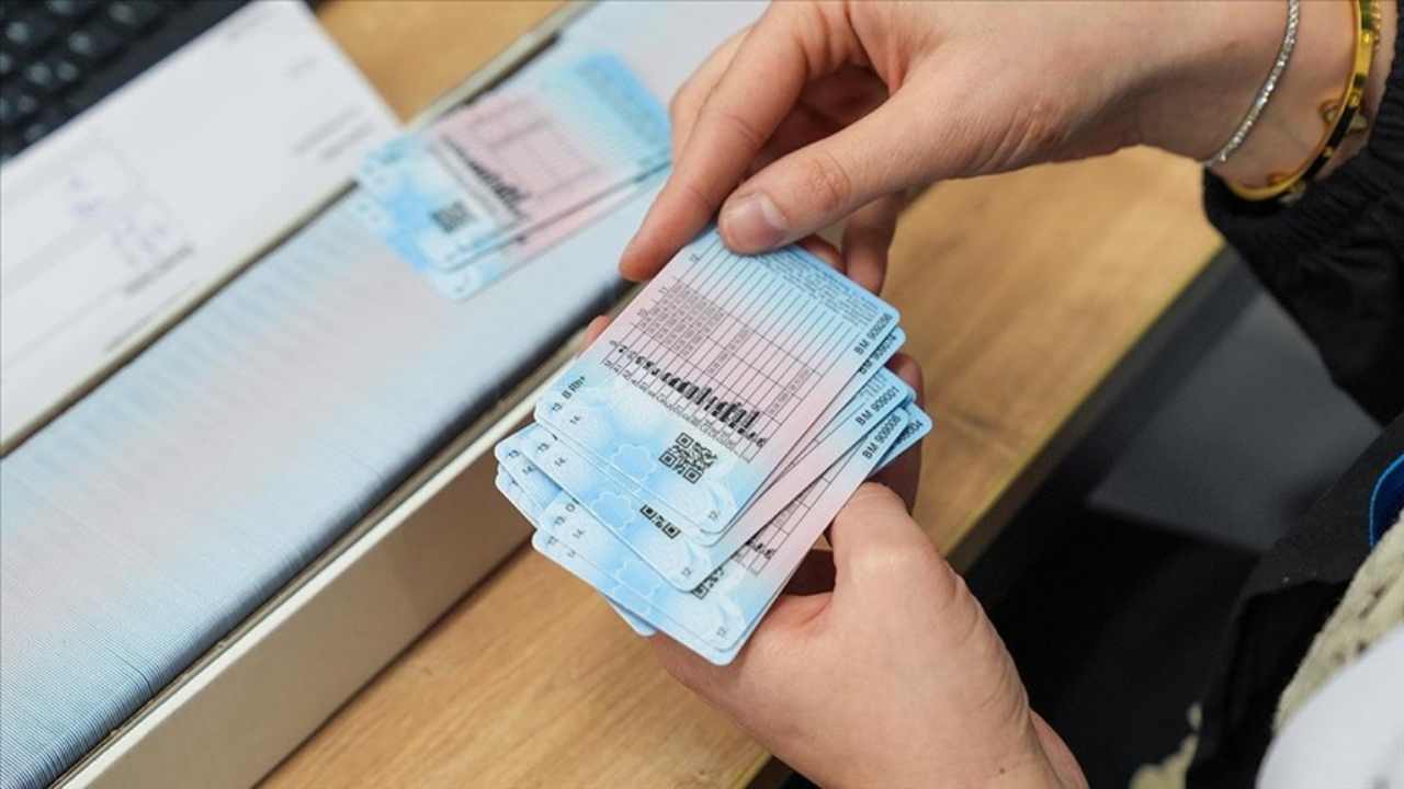 Ehliyet Yenilemek Icin Son Tarih Yaklasiyor Basvuru Nasil Yapilir P1Lh