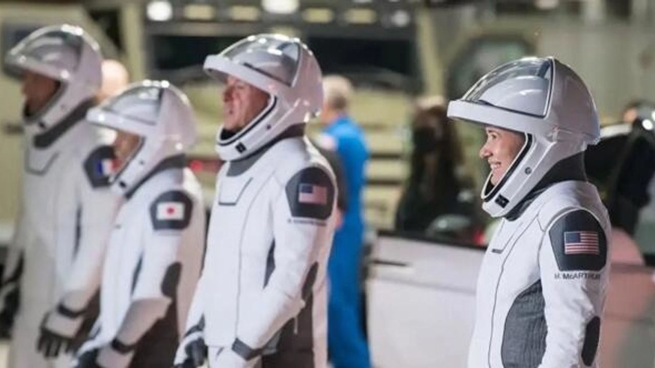 Space X ve NASA’nın gönderdiği astronotlar Dünya’ya döndü