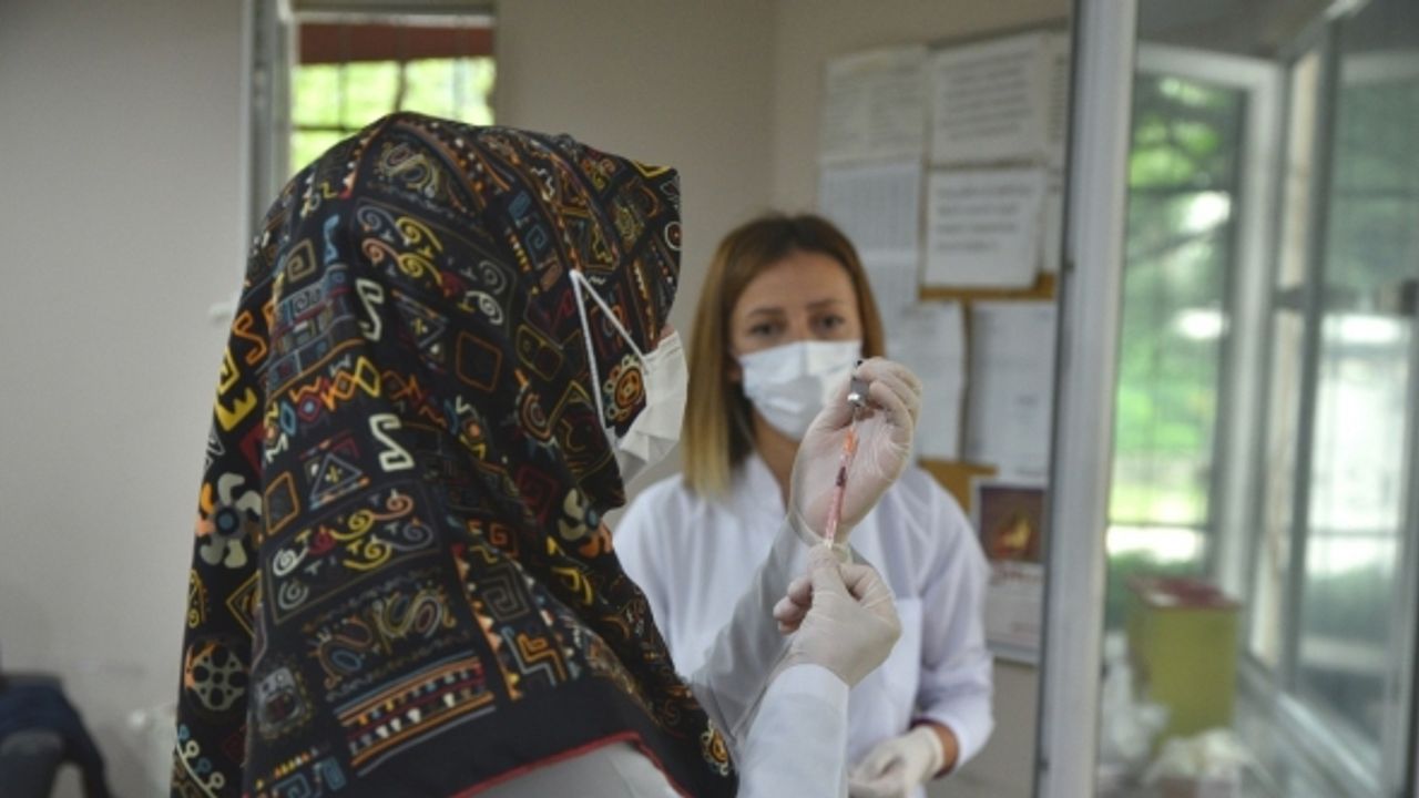 Bursa'da Ulaştıran ekibe mobil aşı