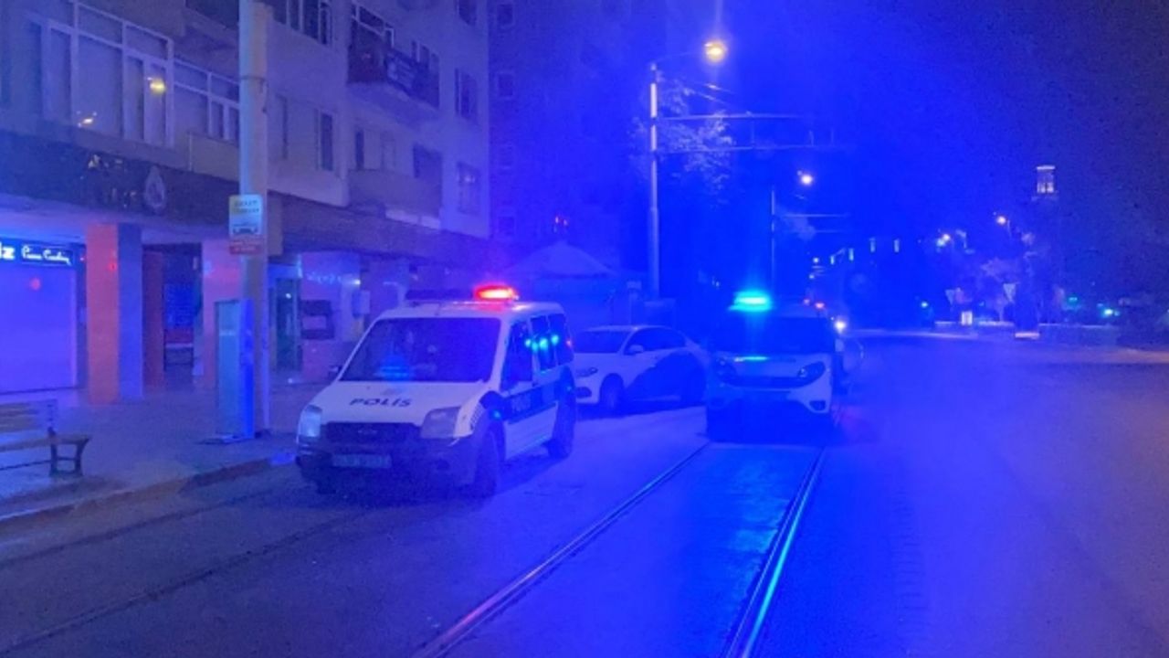 Günlük dairede tartışma kavgaya dönüştü: 1 ağır yaralı