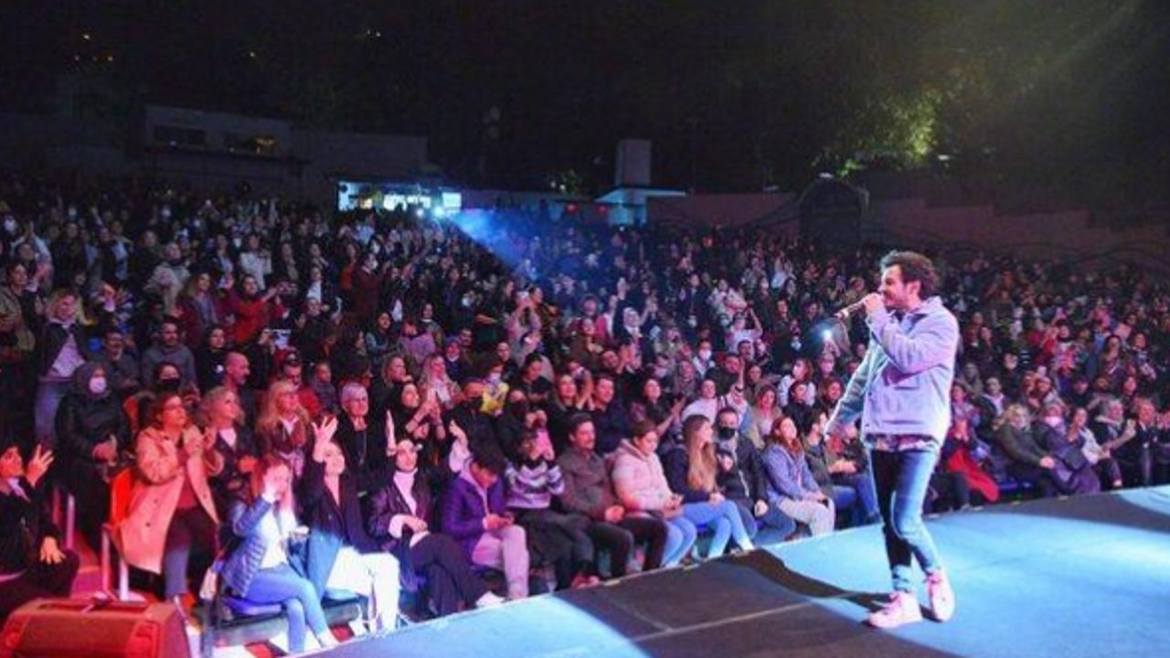 Buray muhteşem Bursa konserinde aradığı 'Deli Kız'ı buldu