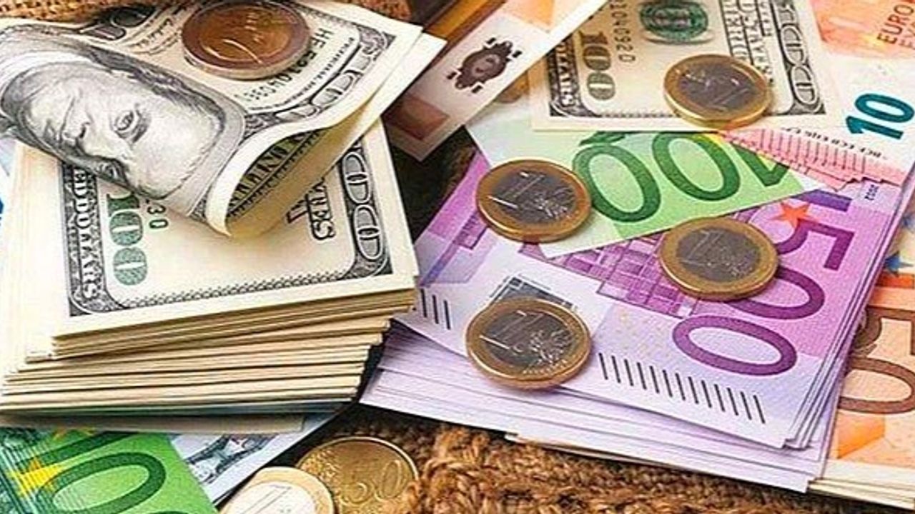 Dolar 15 lira'nın Euro ise 17 lira'nın üstüne çıkarak rekor kırdı!
