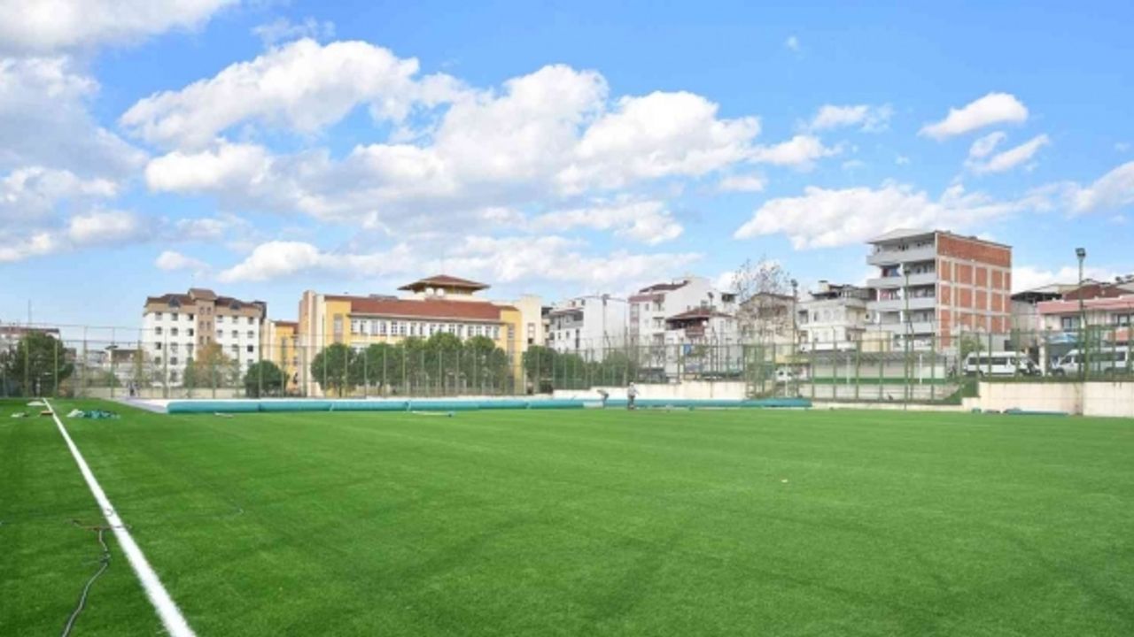 Yenilenen futbol sahalarına "Emek futbol" sahası da eklendi