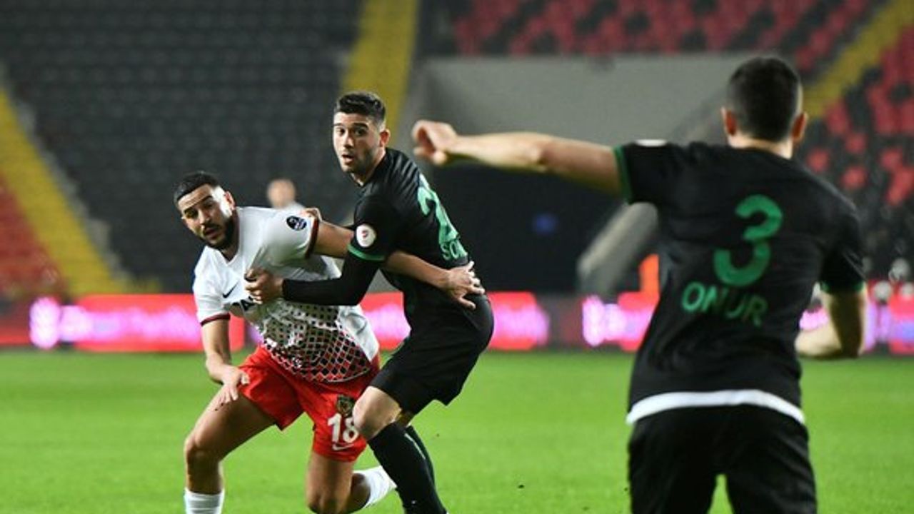 Bursaspor kupaya penaltılarla veda etti