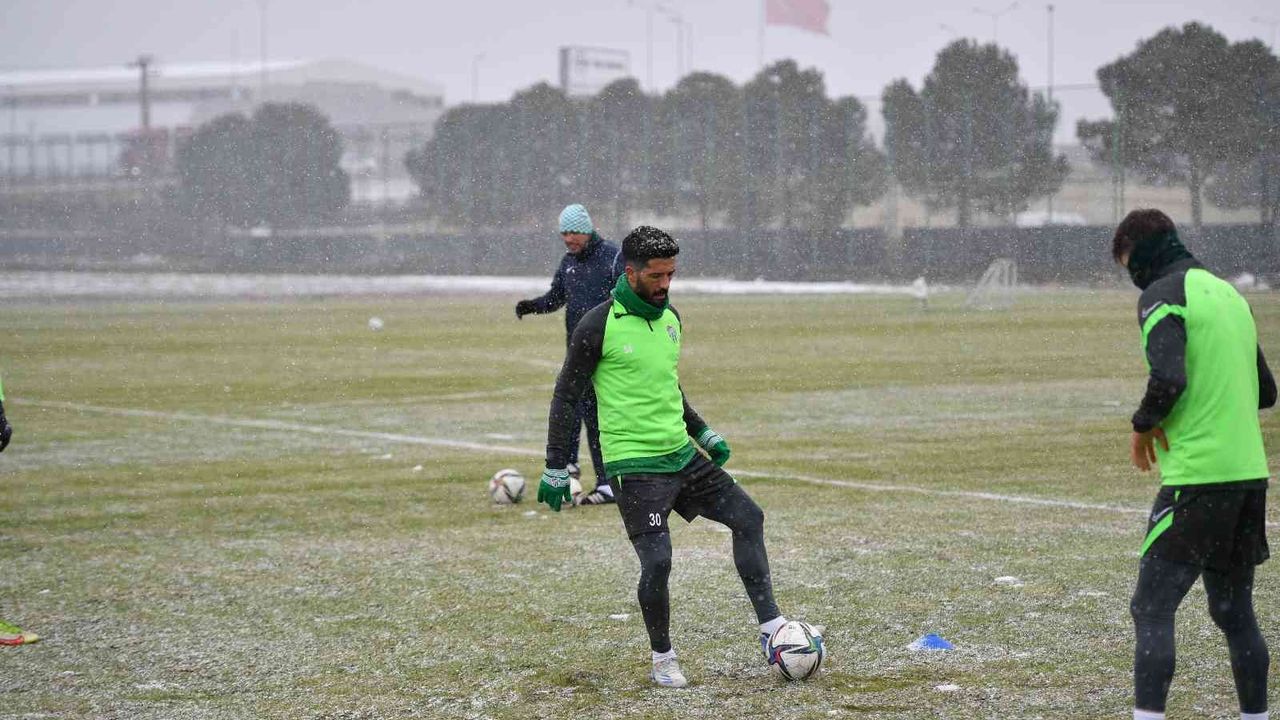 Bursaspor’da Eyüpspor maçı hazırlıkları devam ediyor