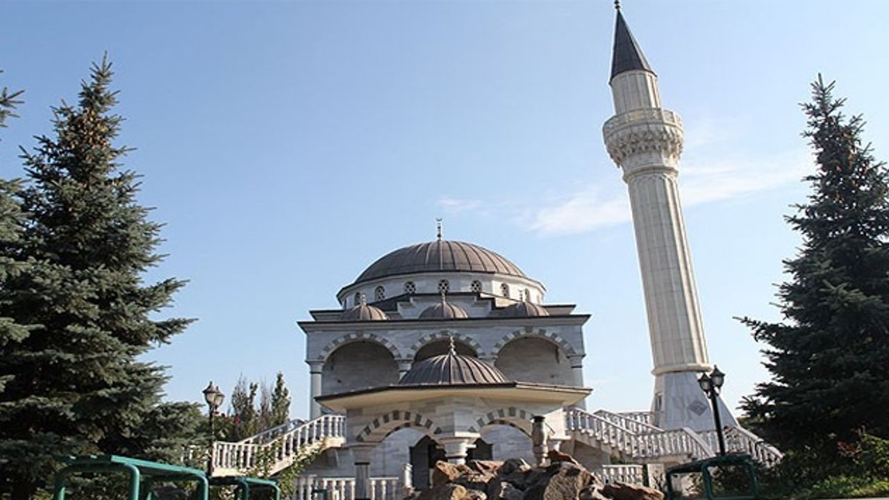 86 Türk vatandaşı bombardımandan kaçarak camiye sığındı