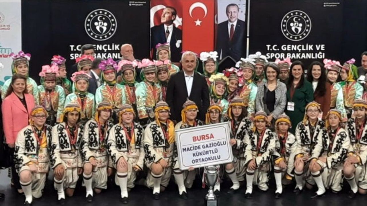 Macide Gazioğlu Kükürtlü Ortaokulu Halk Oyunları Ekibi, Türkiye şampiyonu oldu