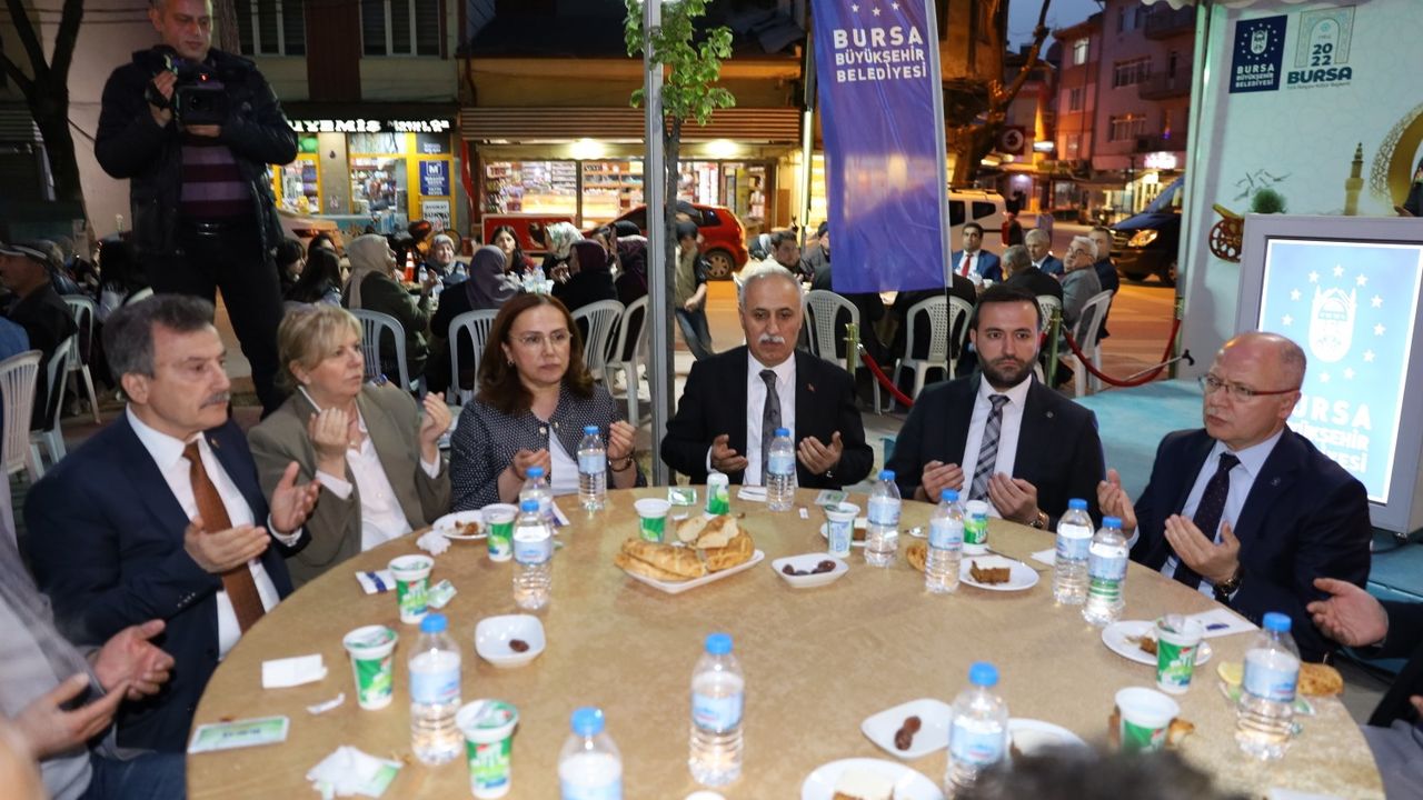Bursa Büyükşehir Belediyesi Yenişehirlilerle iftarda buluştu