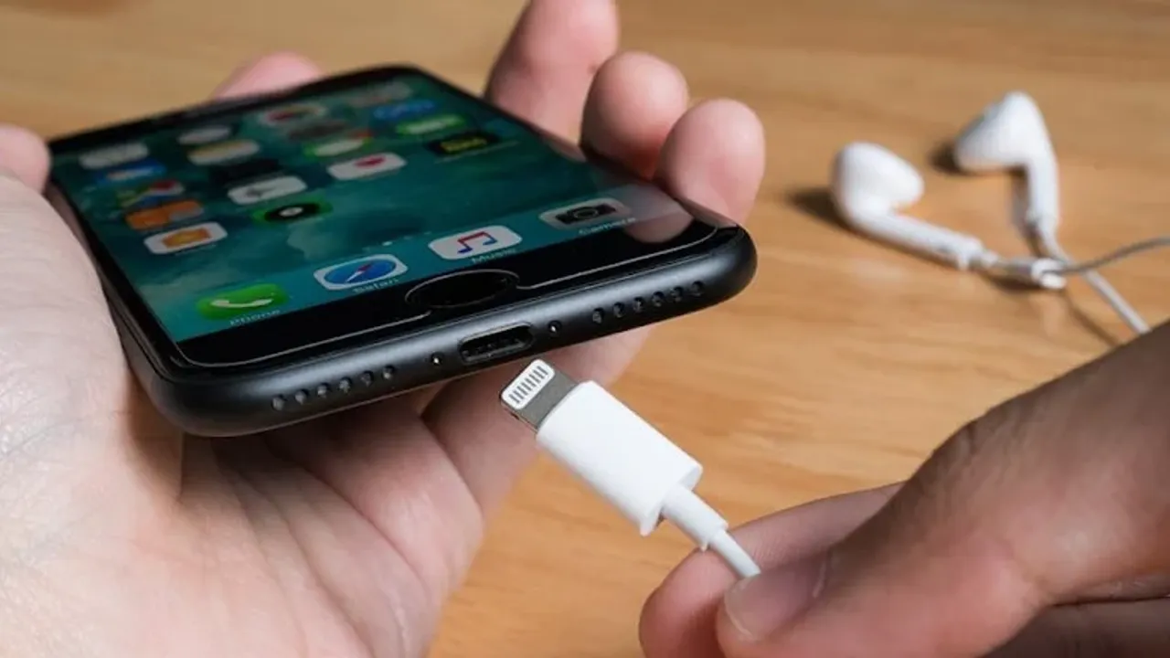 Apple, iPhone’lardaki şarj soketi USB-C’ye çevirecek!