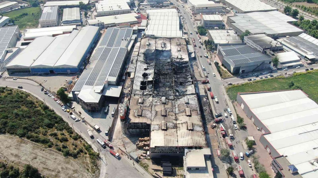 Bursa’daki fabrika yangını tamamen söndürüldü