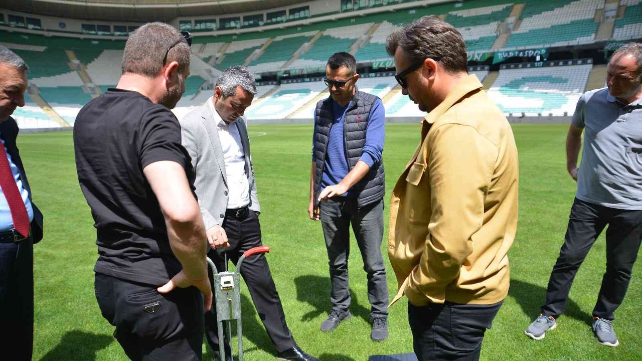 Bursaspor’da çim sahalar yenileniyor
