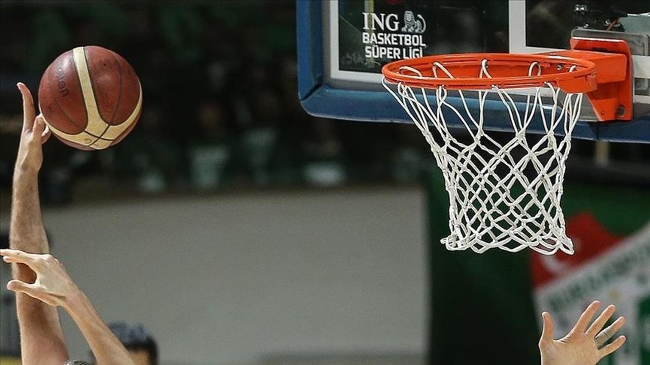 ING Basketbol Süper Ligi'nde sezonun son karşılaşmaları oynanacak
