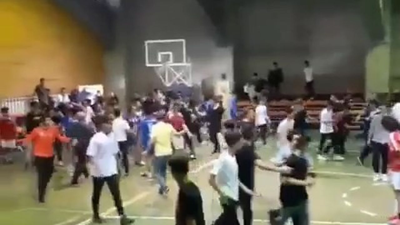 Futsal turnuvasındaki gerginlik tatlıya bağlandı