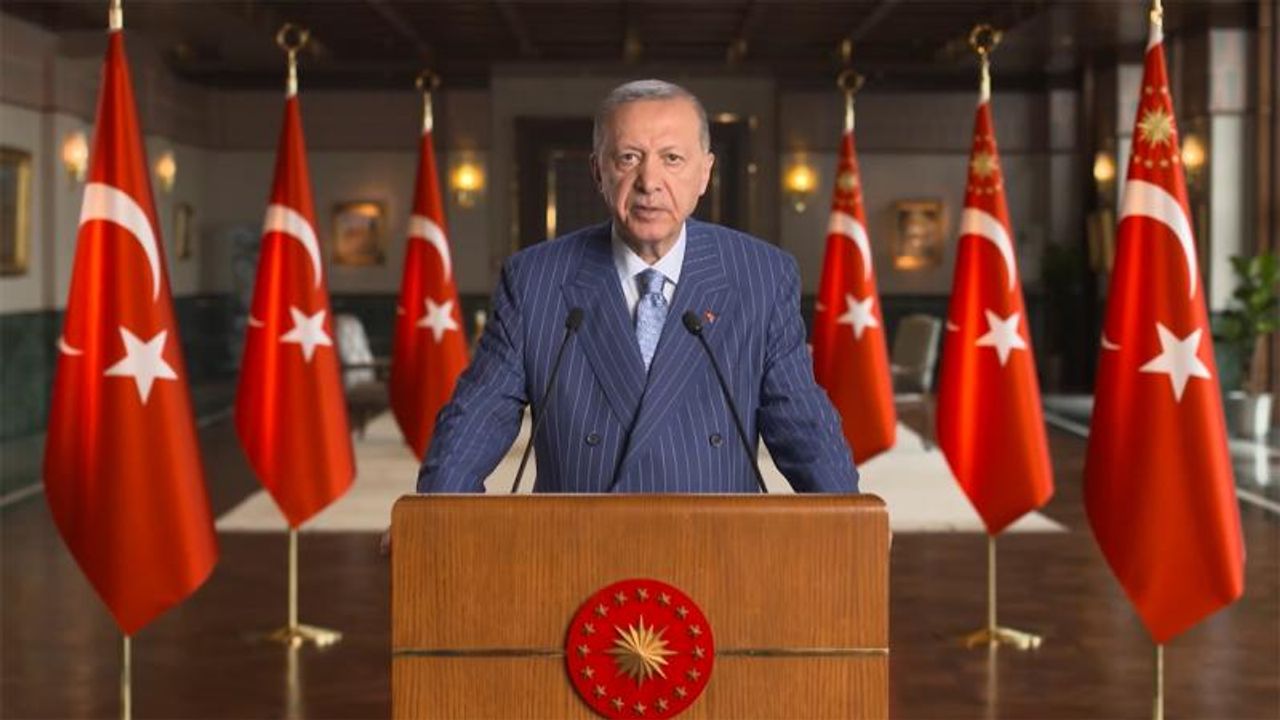 Erdoğan," Birkaç yüz mülteciyi reklam malzemesi olarak kullanandılar"