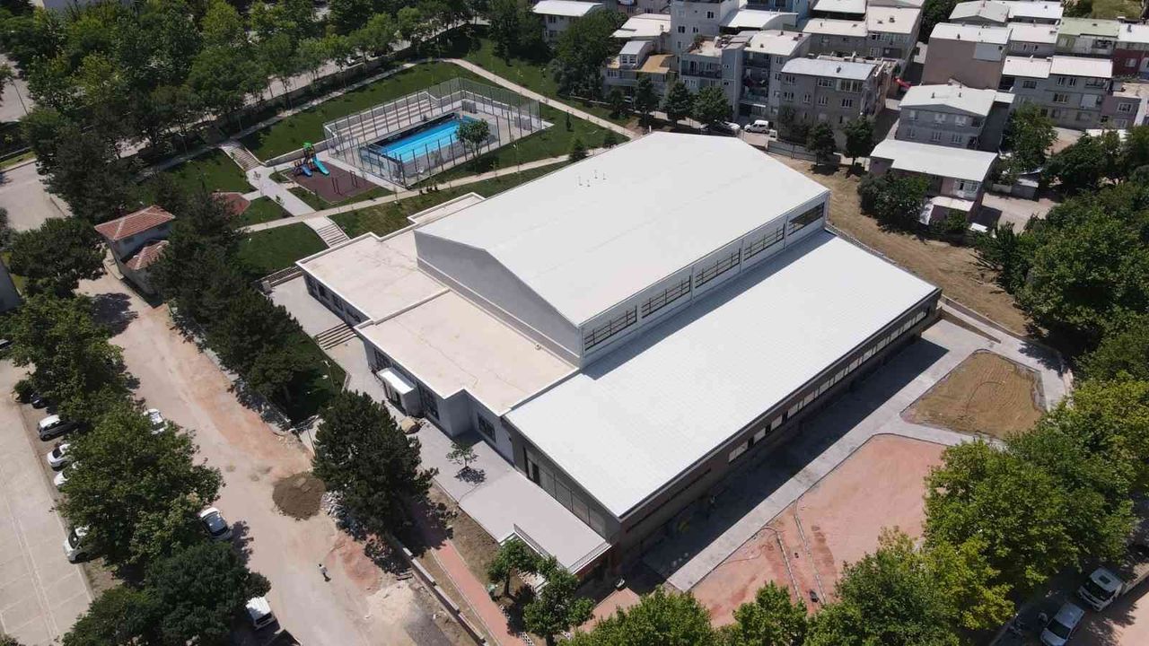 Mimar Sinan Spor Kompleksi açılışa gün sayıyor