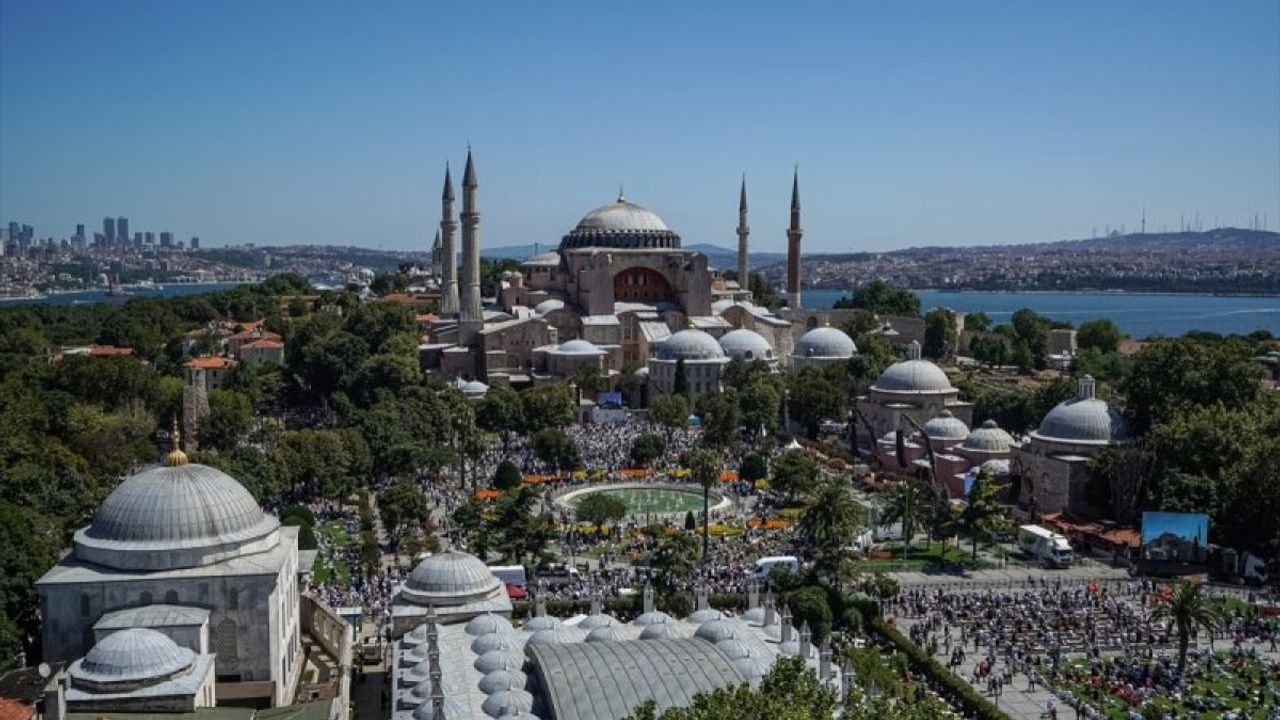 Ayasofya-i Kebir Camii'nin ibadete açılışının ikinci yılı