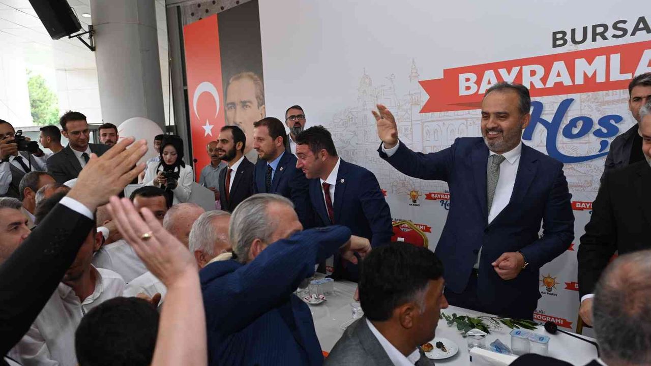 AK Parti Bursa Teşkilatı bayramlaştı: "Yatırımlar hız kesmeden sürecek"