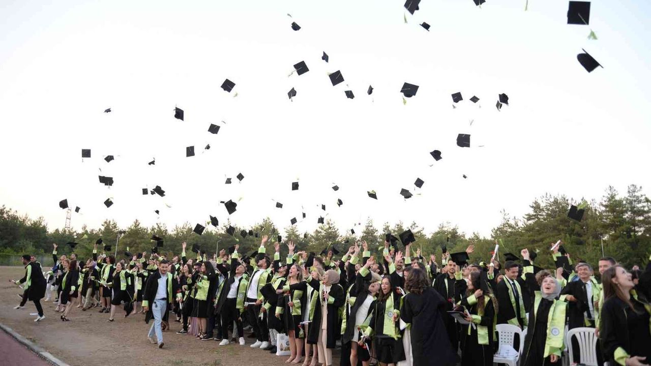 Uludağ Ziraat Fakültesi’nde mezuniyet sevinci