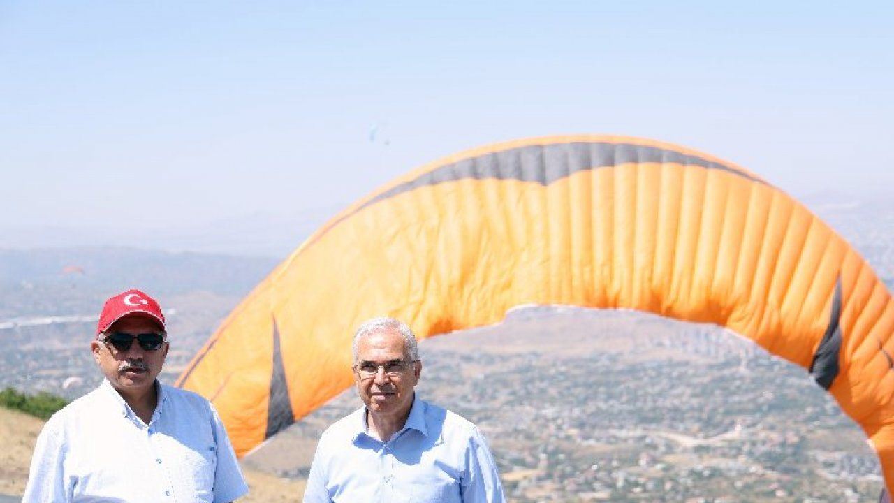 Ali Dağı'nda yamaç paraşütü heyecanı