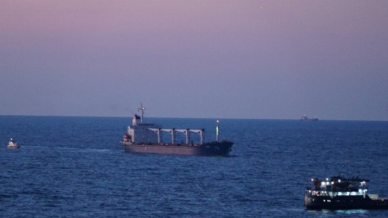 Mısır yüklü ilk gemi Türk sularında!