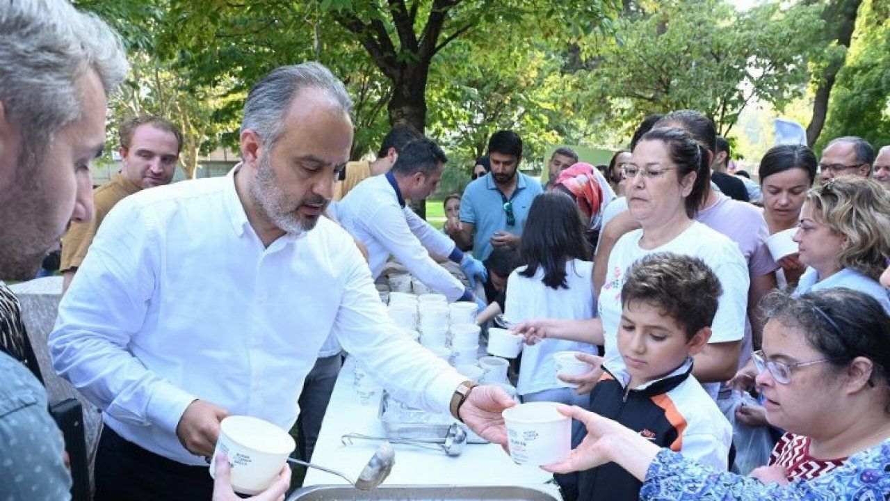 Bursa'da çölyak hastalarına glutensiz aşure