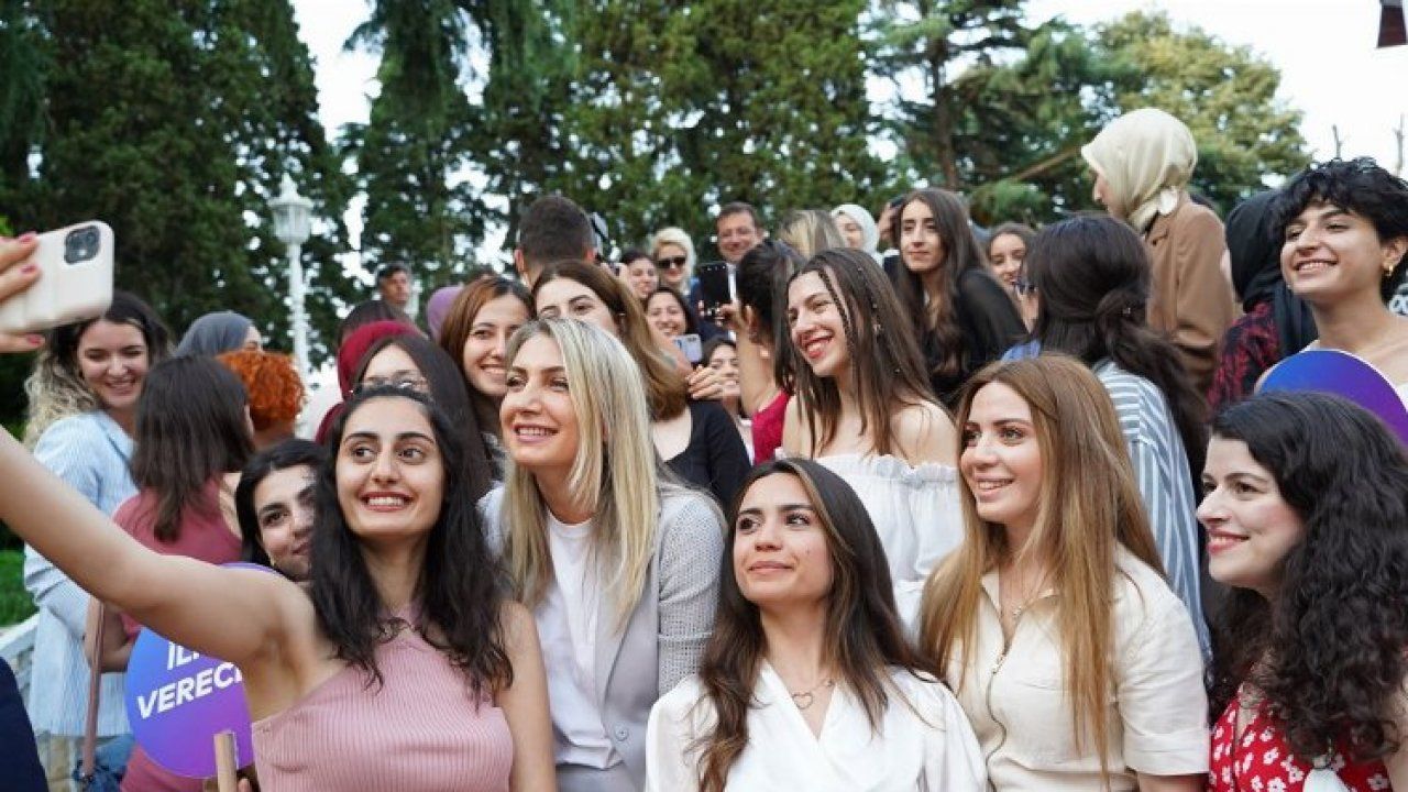İstanbul'da bin kız öğrenci hayallerini büyütecek