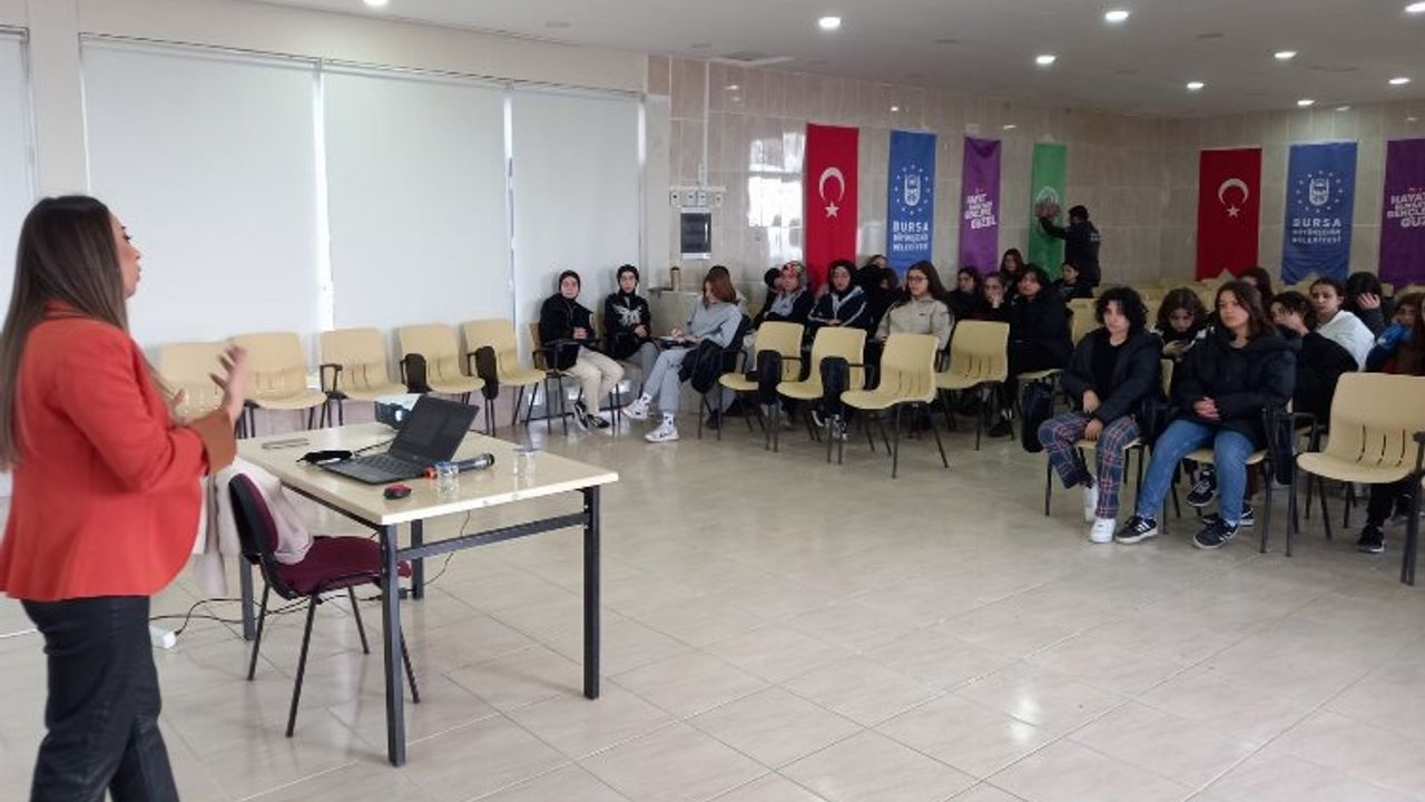 Bursa'da liseli gençler Büyükşehir kampında motive oluyor