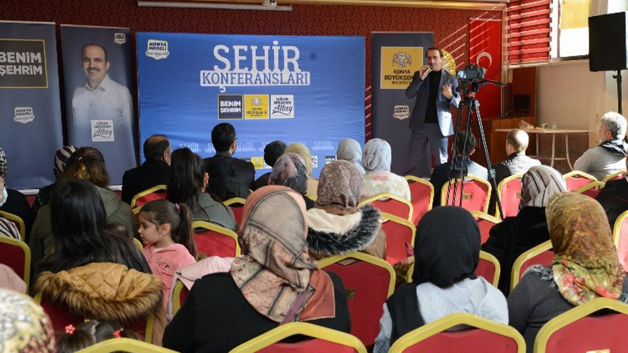 Konya'da 'Şehir Konferansları' sürüyor