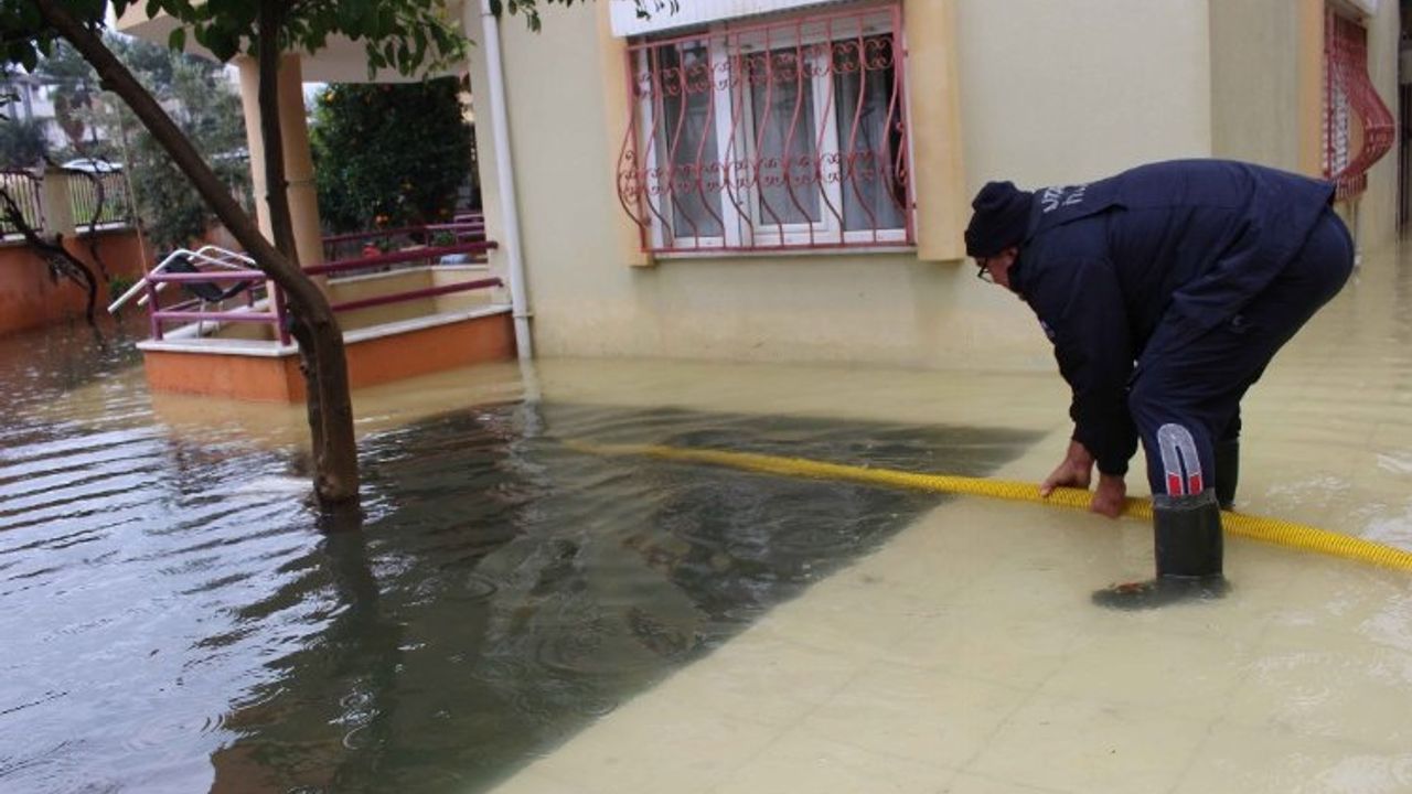Sel mağduru Antalya'da hayat normale dönüyor