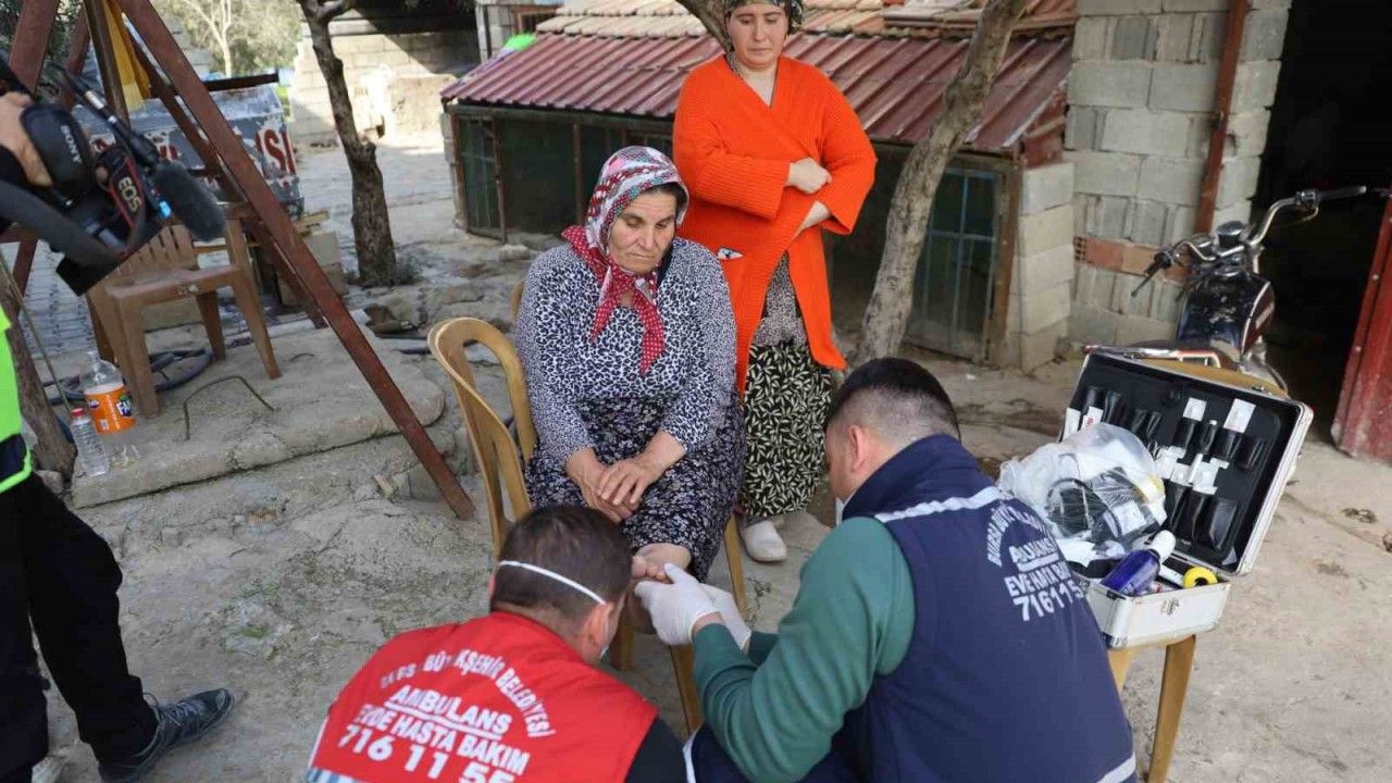 Sağlık hizmetleri depremzedelerin ayağına gidiyor