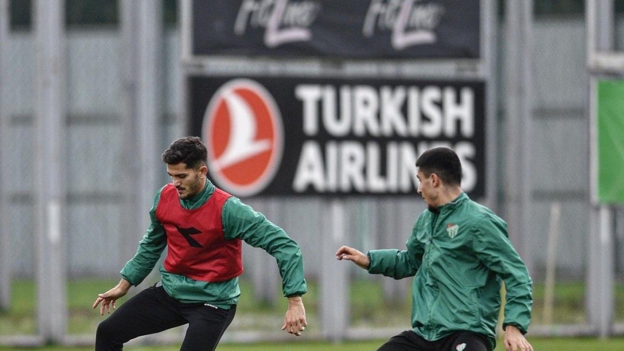 Bursaspor’da çift kale maçlar yapıldı