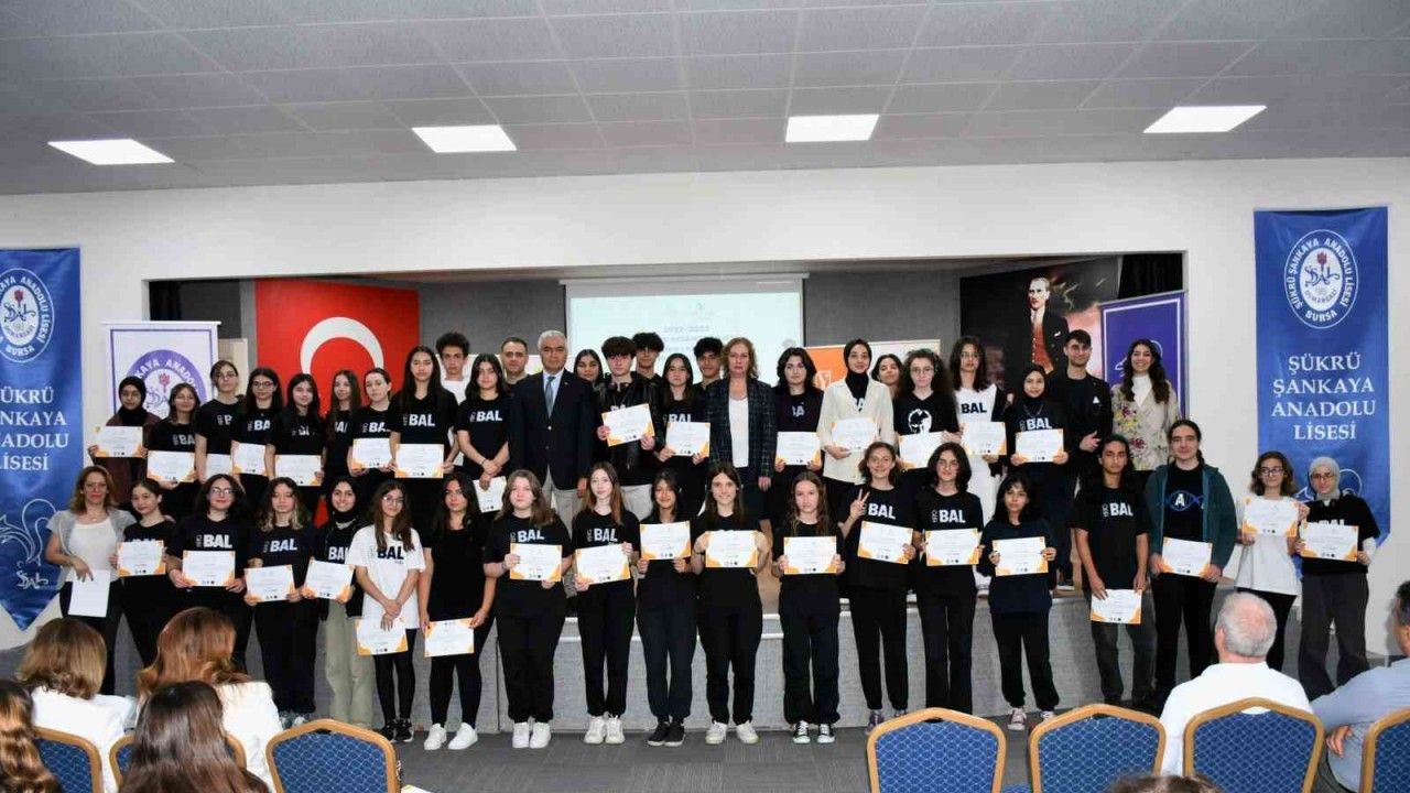Bursa'nın  örnek projesinde  öğrenciler sertifikalarını aldı