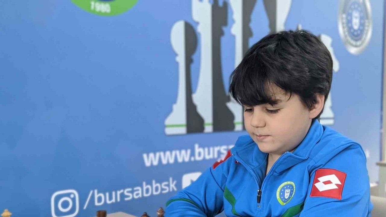 Bursa'nın genç satranççısı dünya zirvesinde