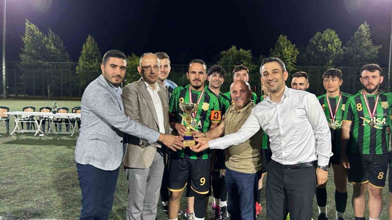 İlkay Gündoğan’ın imzaladığı topla başlayan turnuva şampiyonlar ligi gibi sona erdi!