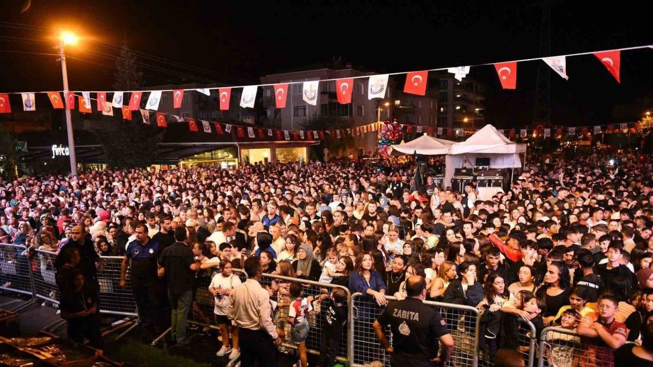 Yenişehir Biber Festivalii’nde Hakan Altun ve Merve Özbey rüzgarı!