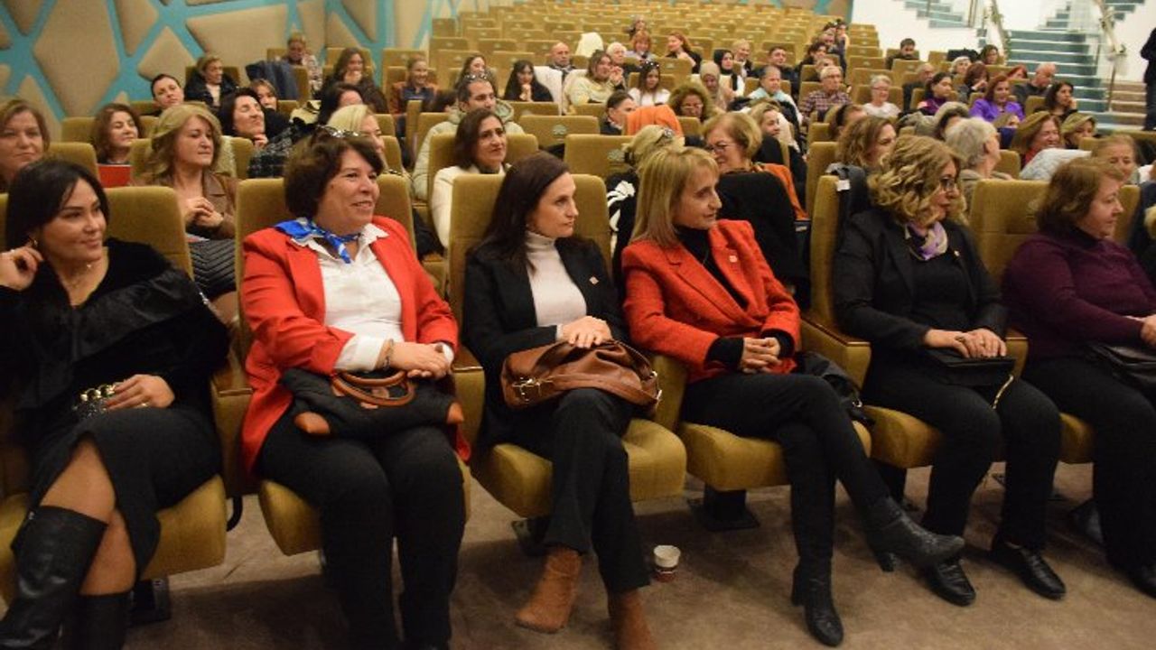 CHP Bursa'da kadın aday adaylarıyla buluştu