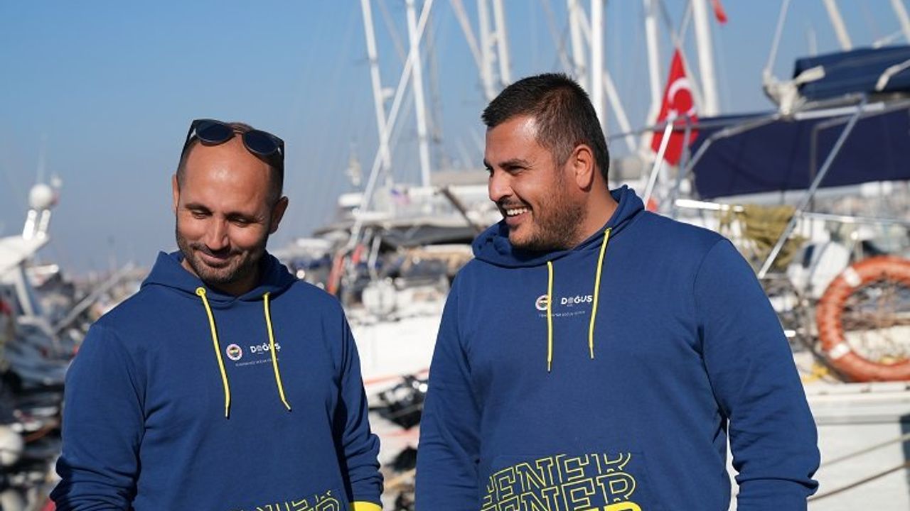Fenerbahçe Doğuş Yelken sporcuları Türkiye rekoru turunda