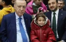 Erdoğan Deprem Sonrası Dışarıda Kalan Vatandaşları Ziyaret Etti