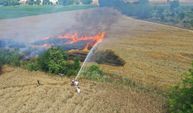 Bursa’da buğday tarlası alev alev yandı!