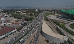 Bursa’da kısıtlamaya saatler kala şehir trafiği de kilit