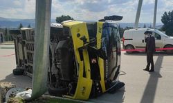 Bursa’da toplu taşıma midibüsü devrildi: 5 yaralı