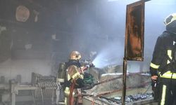Bursa'da, mobilya fabrikasının kimyasal madde deposunda yangın