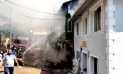 Trafo patladı, 3 köy evi küle döndü