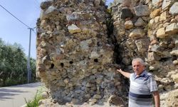 2500 yıllık surlar ortadan ayrıldı, yıkılma tehlikesiyle karşı karşıya