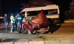 Bursa’da 3 kişin yaralandığı kazada, araçtaki içki şişeleri dikkat çekti