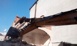 Osmangazi'de tehlike arz eden metrûk binalar yıkıldı