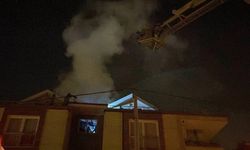 Bursa'da 3 katlı binanın teras katında yangın