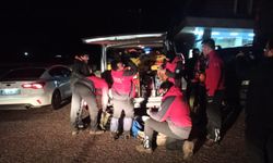 Mahsur kalan 3 amatör dağcıya 14 saat sonra ulaşıldı