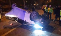 Bursa’da polisten kaçan otomobil servis aracı ile çarpıştı: 3 yaralı